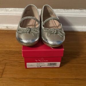 Nina barely worn girls dress shoes